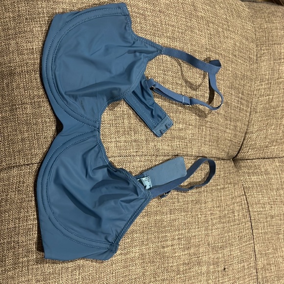 Skims Underwire Bra - Picture 6 of 14